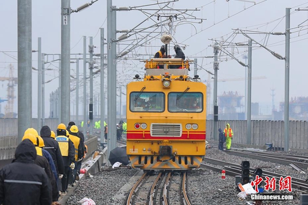 沪通铁路开始接触网冷滑试验