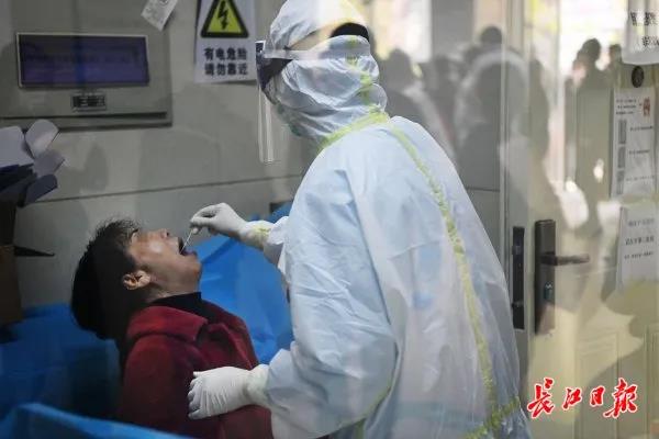 武汉8天27万余次核酸检测，检出无症状感染者182人