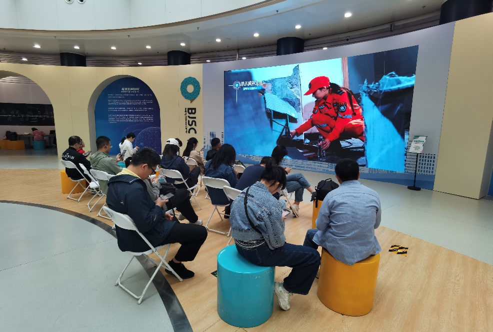 资讯动态丨全国科普月科普微短剧《震醒》在北京科学中心播放