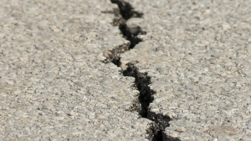 地震来了，到底先跑还是先躲？
