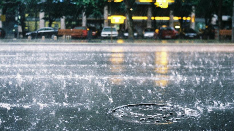 生死180秒！突遇强降雨，普通人必备的“保命”常识