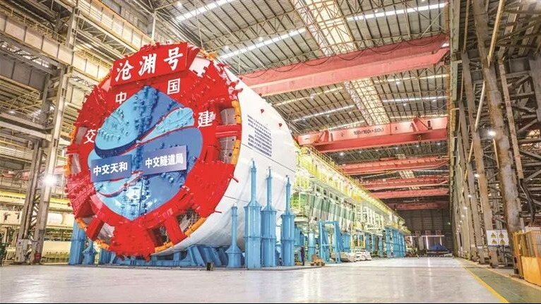 “蛟龙”穿江——探访在建的世界最长公路水下盾构隧道