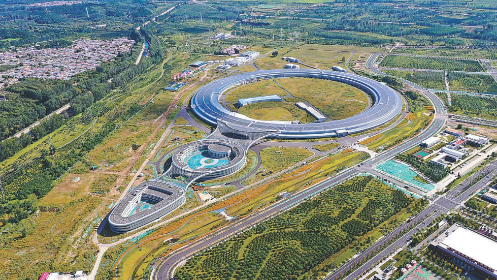 为最 “亮”的光加油：高能同步辐射光源（HEPS） ——中国“超级显微镜”的追光之路