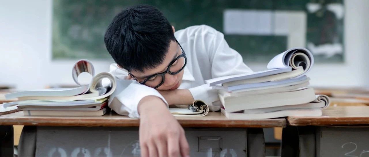 蝌学荐书 | 每天睡够 8 个小时才健康？别再被骗了！最佳睡眠时长是……