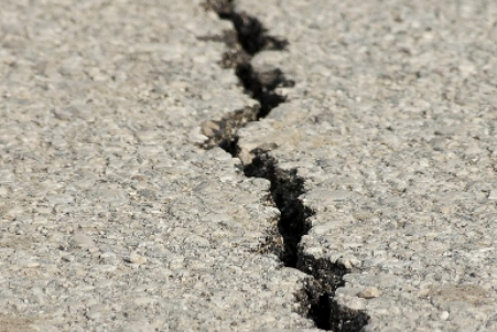 地震来袭别乱冲！先分清你该不该跑