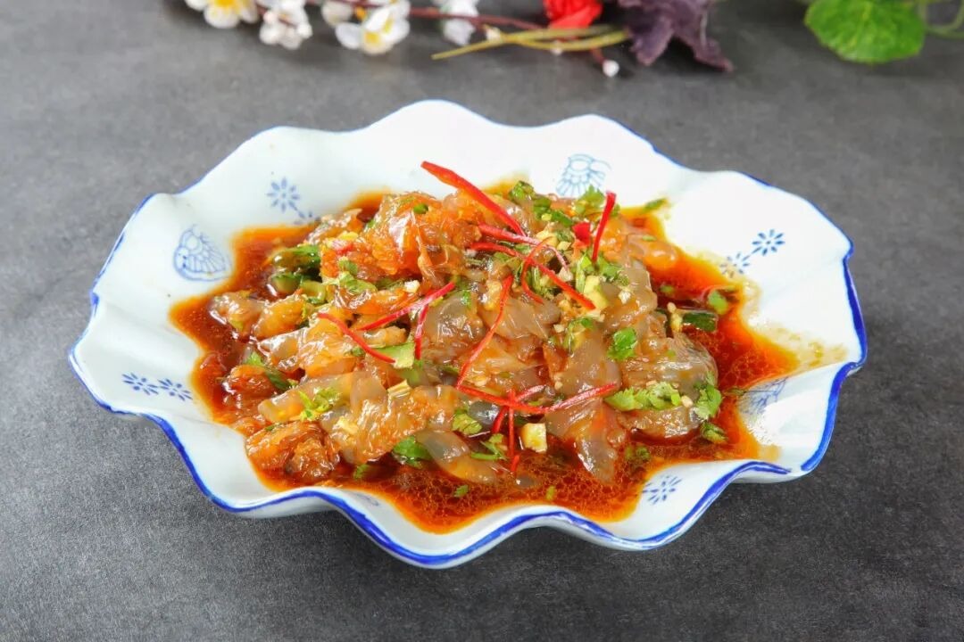 你吃的海蜇竟然可能来自这诡异的炮弹水母？