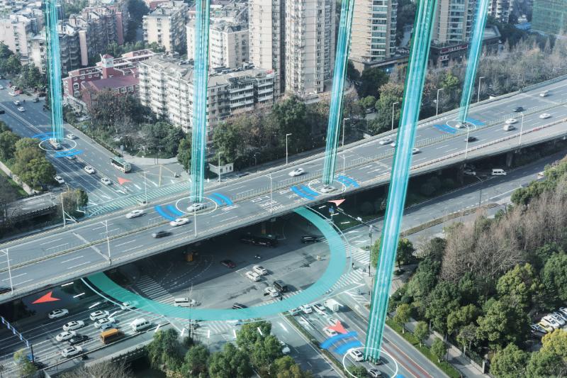 压电发电+无线充电！高科技道路重构交通基础设施