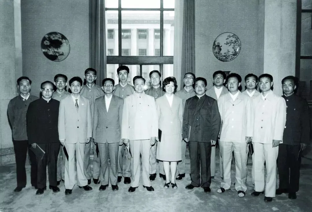 新中国自主培养的首批博士诞生记