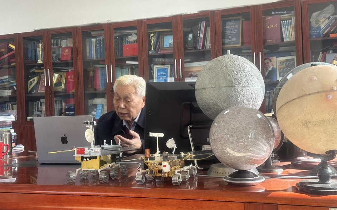 从陨石雨到月球土：欧阳自远的 “揽月” 传奇