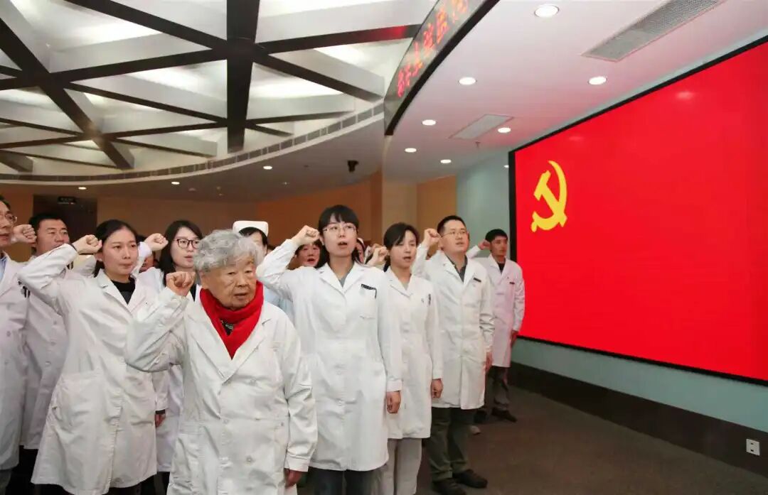 以信仰护苍生，“抗麻斗士”写百年传奇 | 李桓英