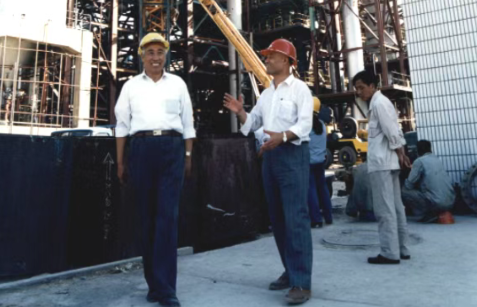 当“金花”绽放，他把名字藏在身后  |  徐承恩