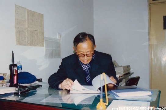 他的成功，只有一个极简公式｜周毓麟