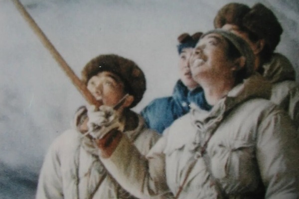 为科考，他45岁拔光所有牙齿｜施雅风