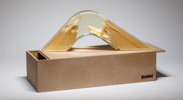 撕裂之美 艺术家用碎木头制成照明灯