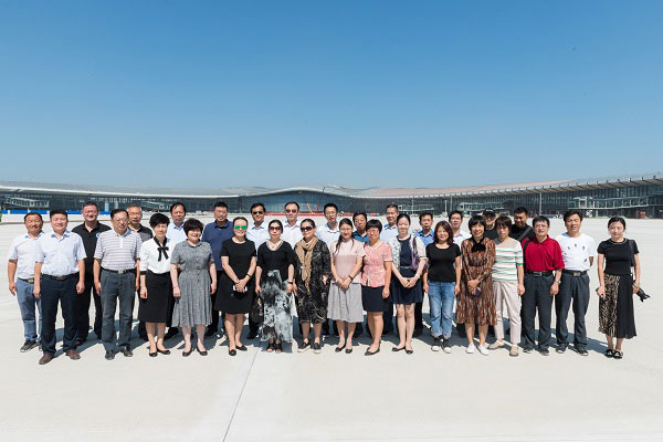 The standing members and members of BAST 9th Committee visited and researched the construction site of Beijing new airport.