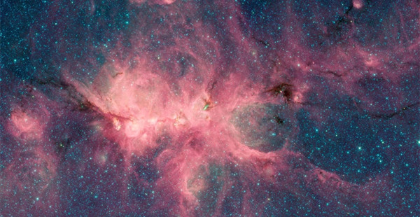 最佳太空图像：骷髅星云和深空神秘笑脸