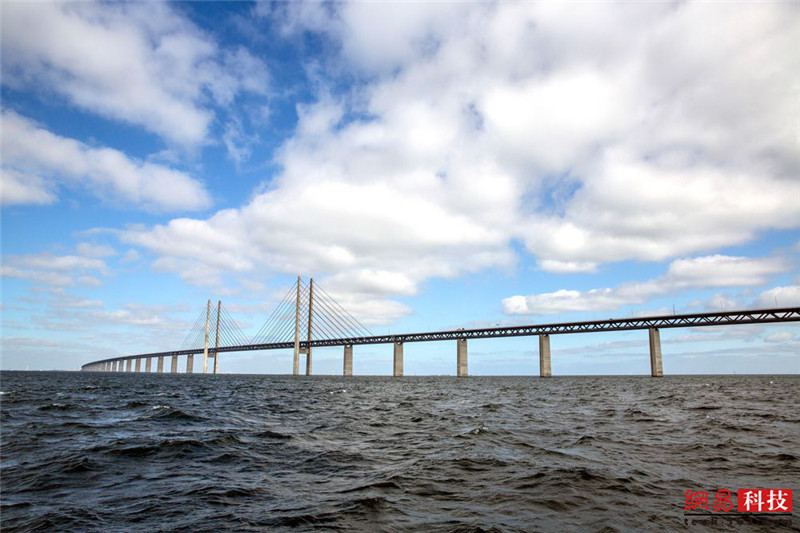 photo%2F0009%2F2018-11-13%2FE0GI6KQL0AI20009NOS