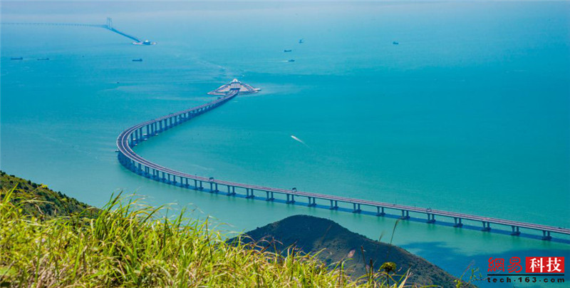 photo%2F0009%2F2018-11-13%2FE0GI6KQC0AI20009NOS