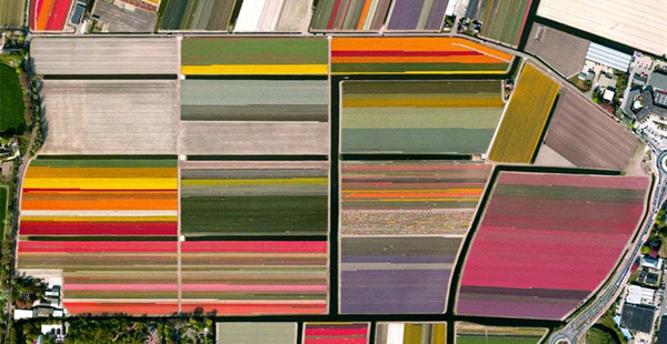 从高空俯瞰地球的绚丽景观