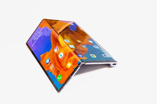 Huawei's first 5G foldable smartphone Mate X. [Photo provided to chinadaily.com.cn]