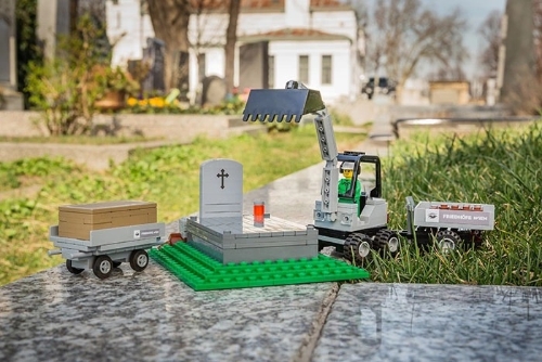 Lego Funeral Set Exists To Help Children Learn About Death