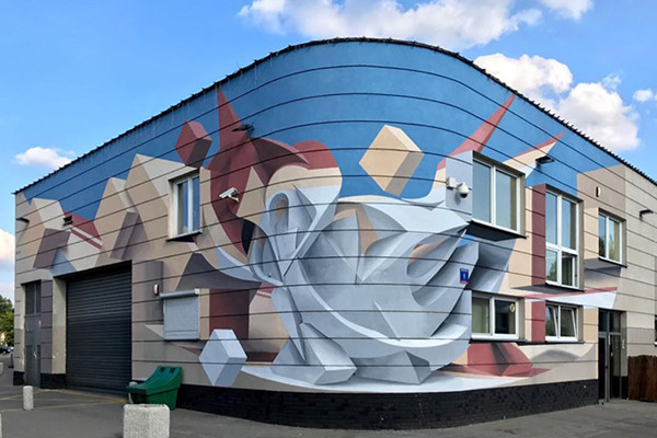 This Graffiti Artist Stuns Passerby With His 3D-Looking Abstract Drawings