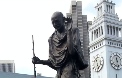 Someone Vandalized Gandhi’s Statue In San Francisco And It Now Has Beaming Red Eyes