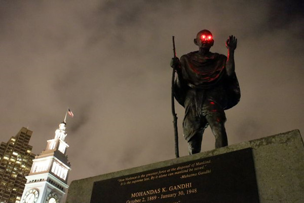 Someone Vandalized Gandhi’s Statue In San Francisco And It Now Has Beaming Red Eyes