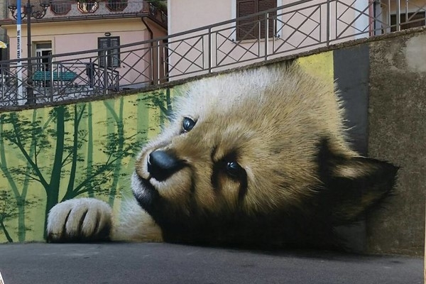 Pics Of 3D Street Art That Interacts With Its Surroundings