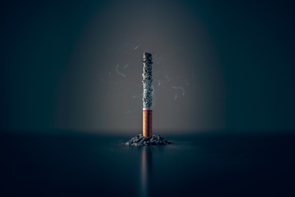 双语：Thirdhand smoke can be dangerous too  研究发现：“三手烟”也很危险！