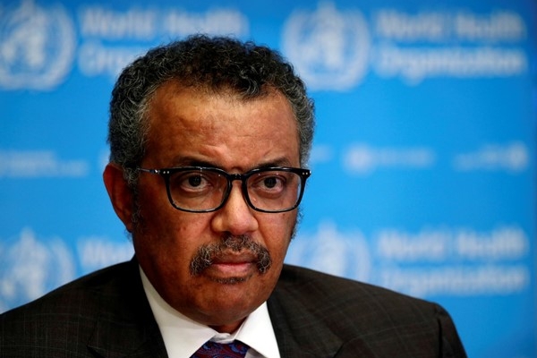 双语：WHO Cautions Lifting Coronavirus Restrictions as Trump Claims Authority to Reopen US  