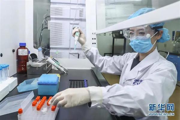 第一批志愿者完成接种！