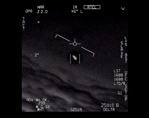 五角大楼发布了3个显示不明飞行物的海军官方视频，创造了历史5