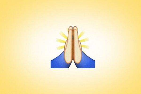 双语：People can't stop using these emojis during the pandemic疫情期间“双手合十”表情符号使用量大增