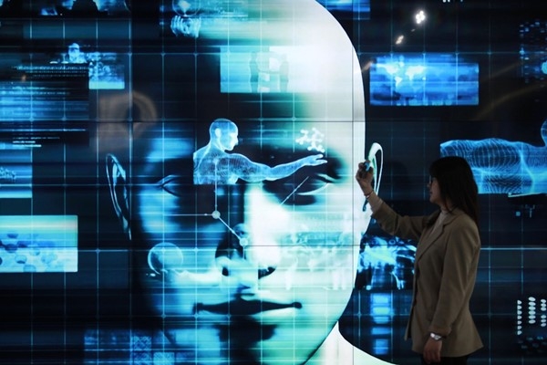 Govt urged to advance use of cutting-edge tech