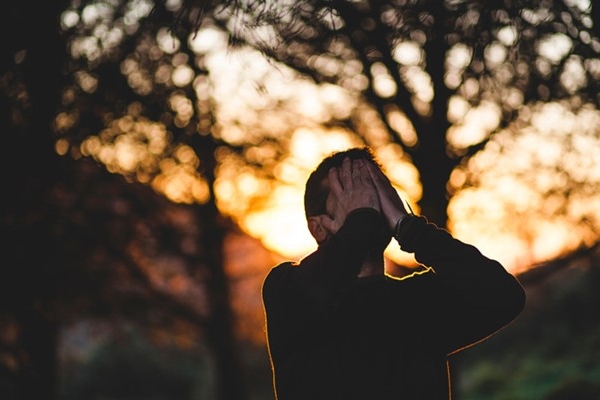 双语：Repetitive negative thinking linked to dementia risk 别丧了！研究发现长期的消极思维会增大痴呆风险