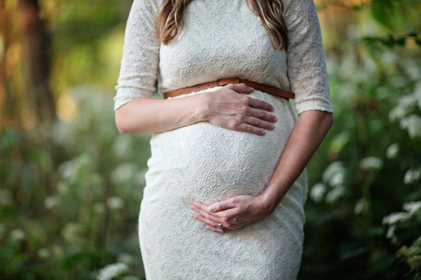 双语：Does 'mommy brain' last? Study shows motherhood does not diminish attention  “一孕傻三年”？研究显示女性当妈后不会“变傻” 