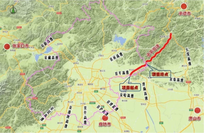 接首都地区环线(三河段),北至金海湖镇红石门村北侧京冀界,与承平高速