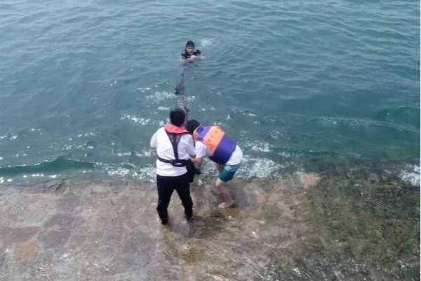海事专家告诉你：发现溺水者 这样做能救命