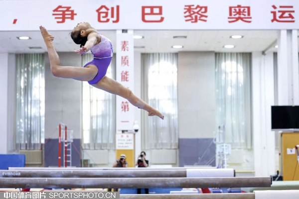 剑指巴黎丨体操——身似游龙轻如燕 方寸台上翩若仙