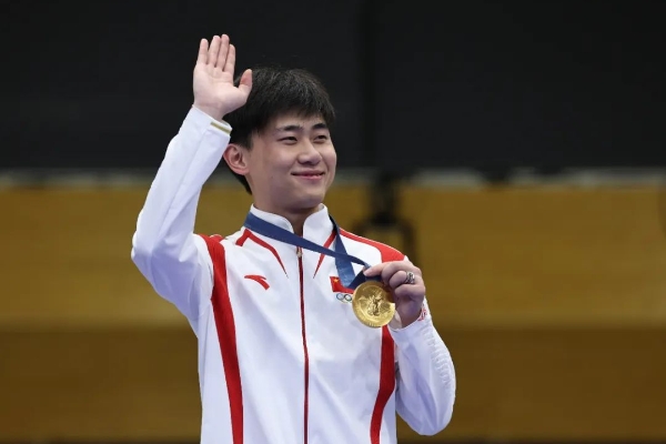 一发中的！一骑绝尘！中国健儿再夺两金