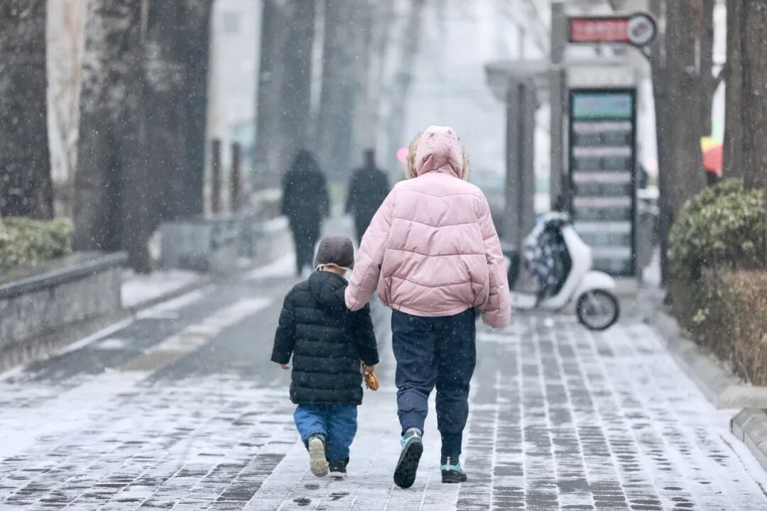 春捂不是“乱捂”！医生点名这三个春捂“黄金部位”，很多人都搞错了