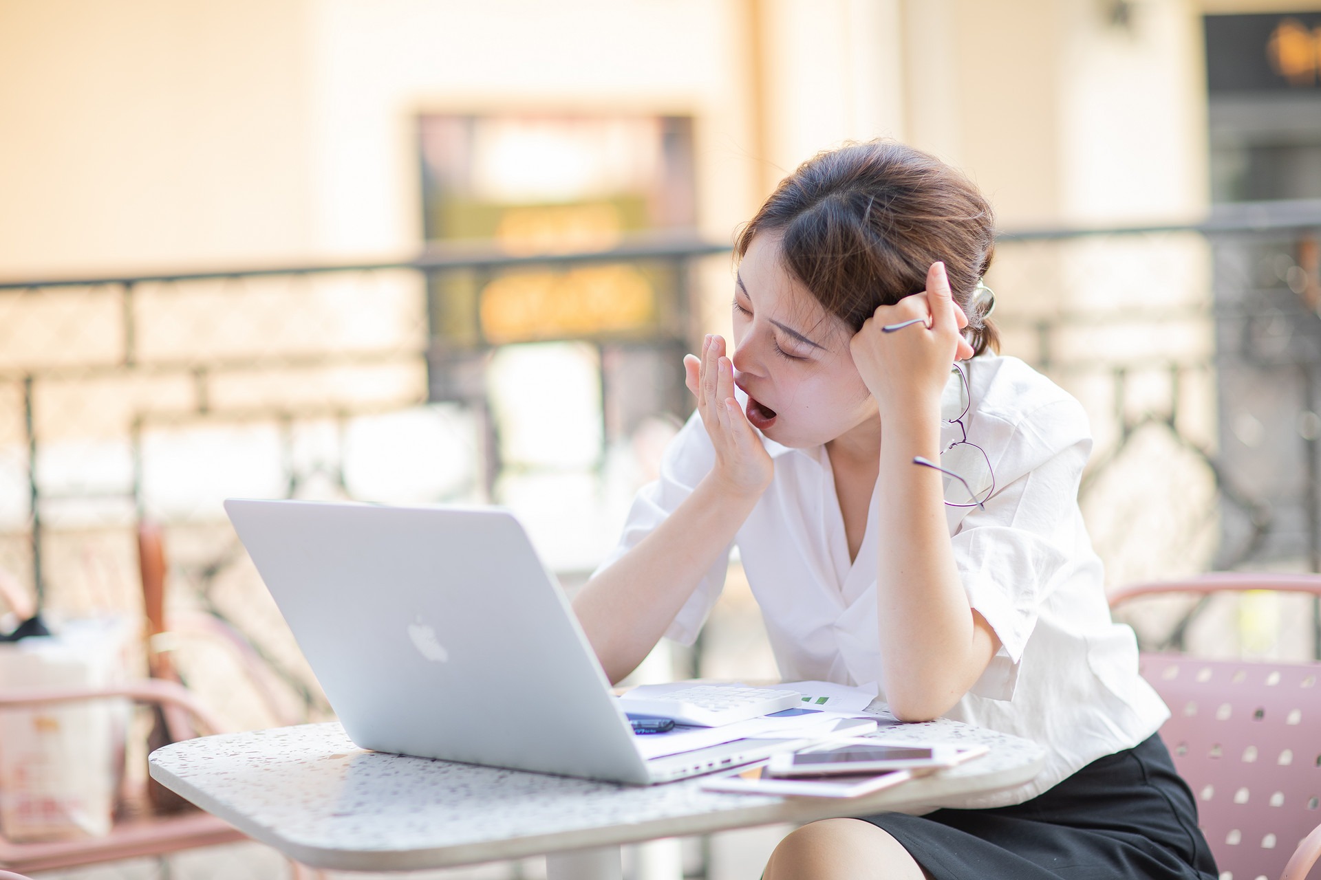 为什么打哈欠时能更快发现蜘蛛和蟑螂？