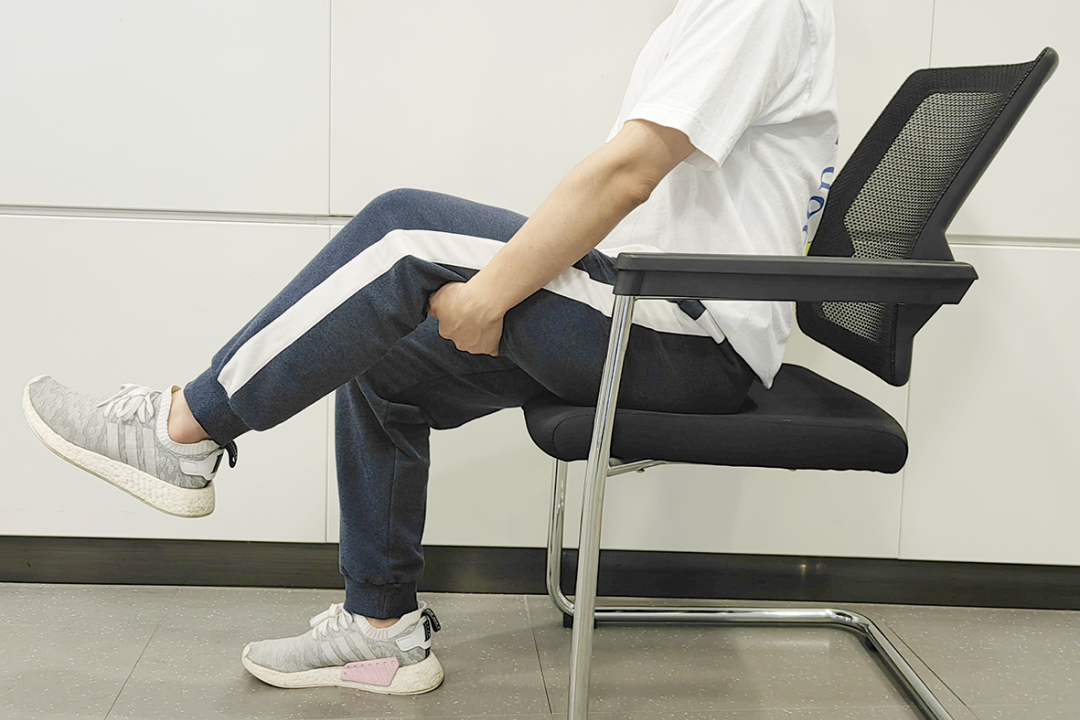 骨科医生推荐2个动作，刺激关节滑液生成