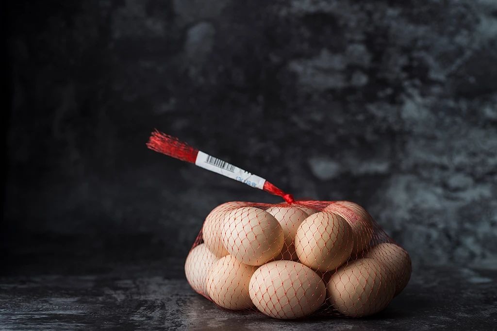 一家三口吃洗过的鸡蛋中毒！鸡蛋真的越洗越“脏”吗？