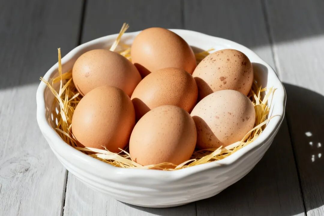 每天1个鸡蛋，胆固醇会高吗？怎么吃才最健康？看这篇就知道了→