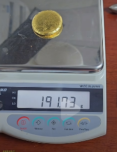 信吗？男子用SIM卡炼出191克黄金？当事人紧急澄清