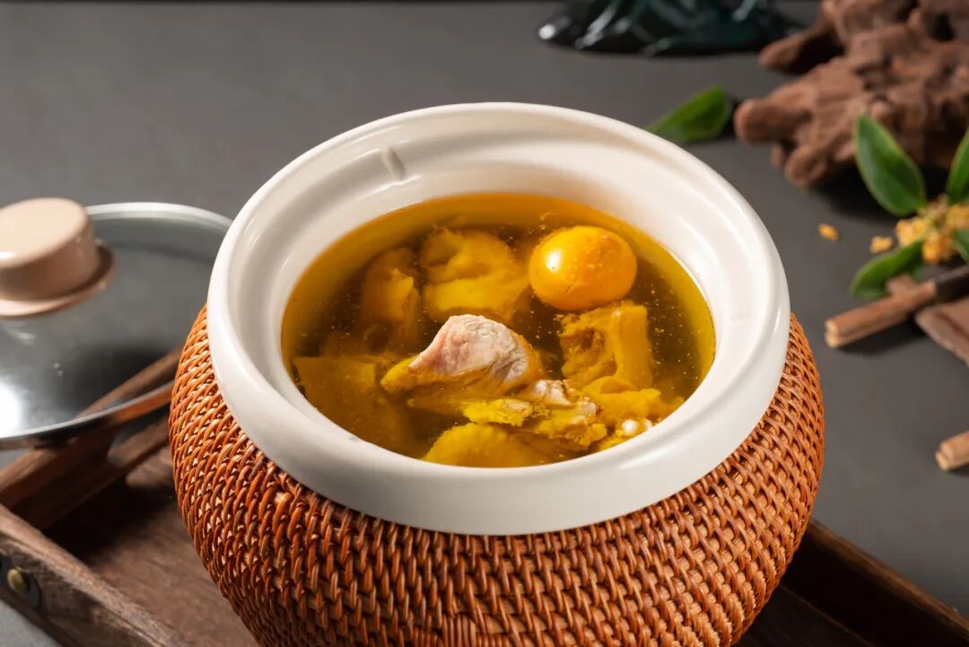 把肉慢炖几小时甚至十几小时，能炖出更多氨基酸还是嘌呤？