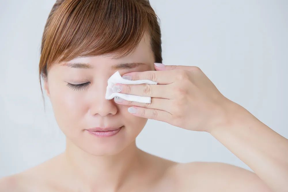 早上眼屎变多，咋回事？这几种别拖，真是病