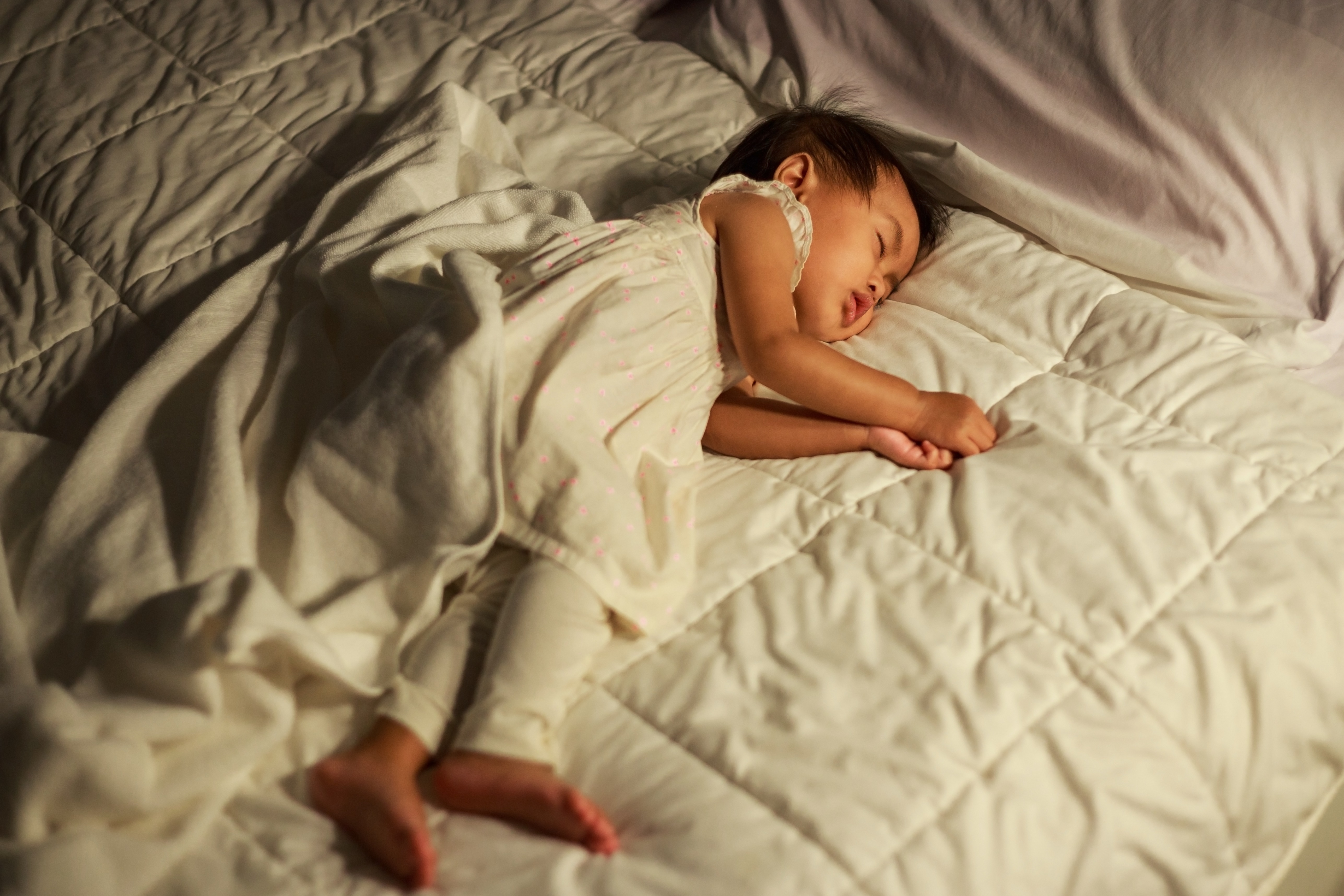 宝宝睡眠浅，用什么方法可以让他睡得沉一点？